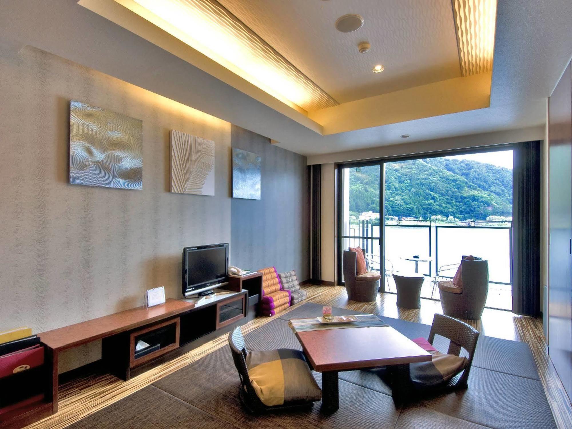 Kaze No Terrace Kukuna Hotel Фудзикавагутико Экстерьер фото